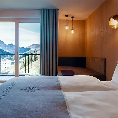 ホテル Alpenstern Geniesserhotel ダーミュルス